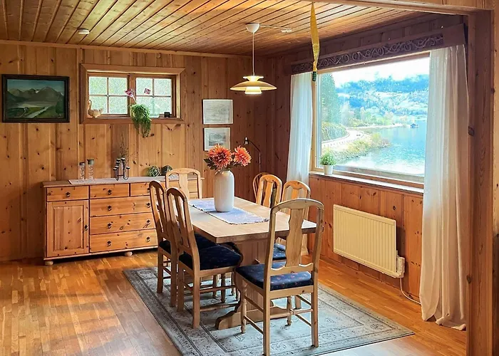 7 Person In Stryn-by Traum *