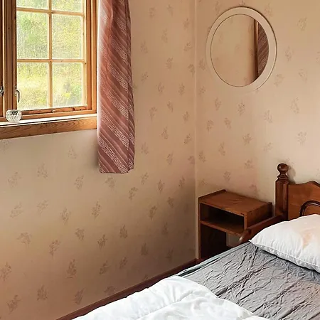 7 Person In Stryn-by Traum